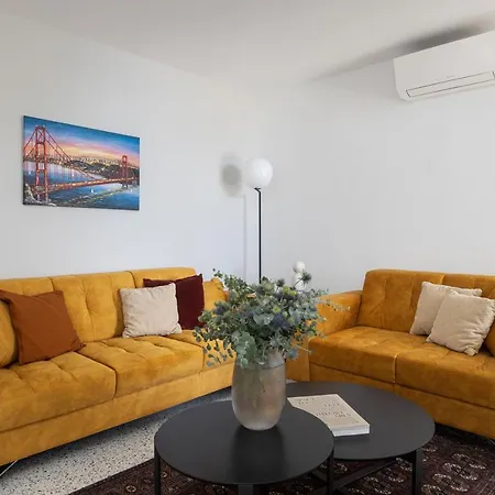 Lovely Seafront Apartman Zadar